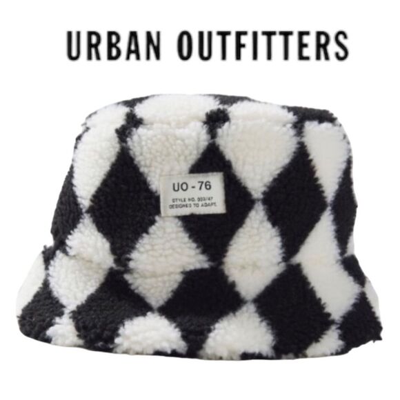 NEW UO Urban Outfitters Sherpa Black White Bucket Hat - Picture 3 of 3